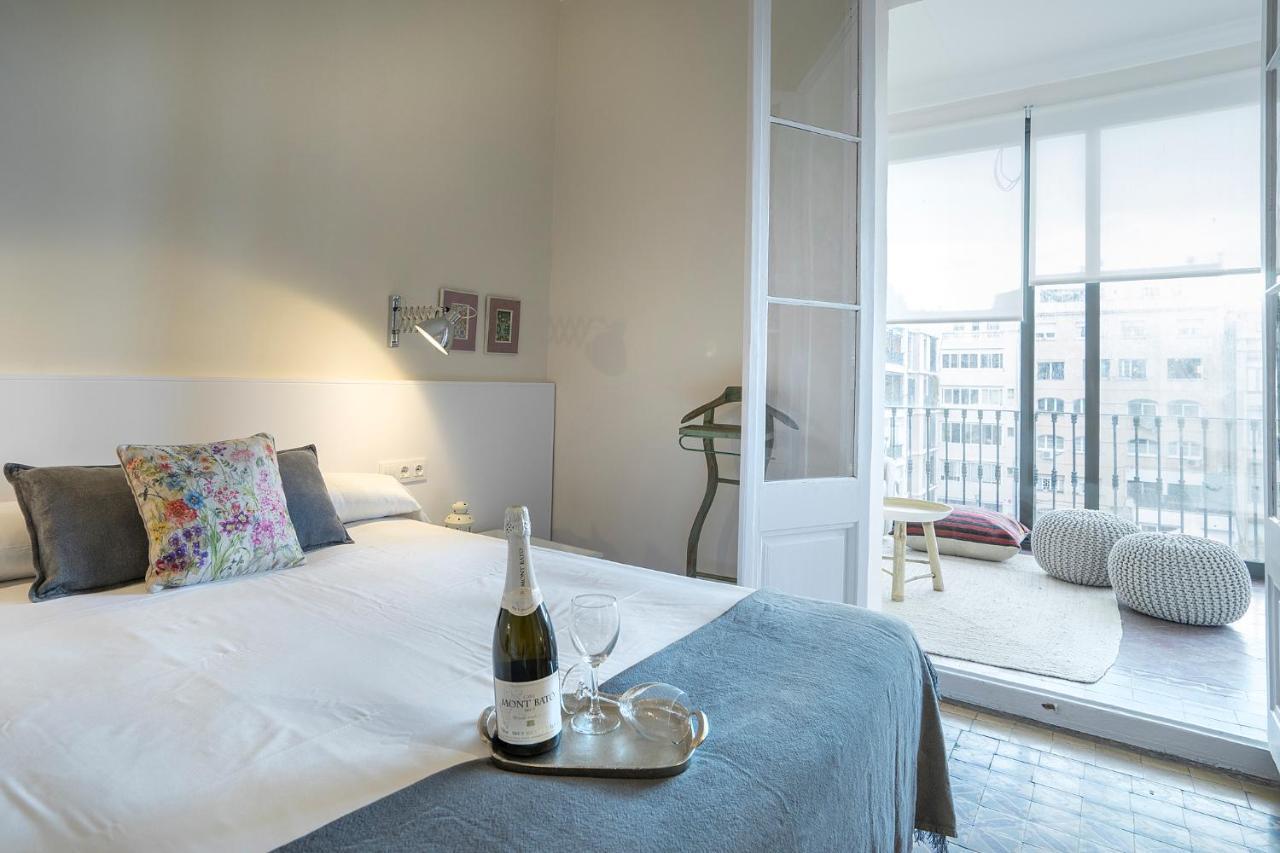 Friendly Rentals Gran Via Barcelona Luaran gambar