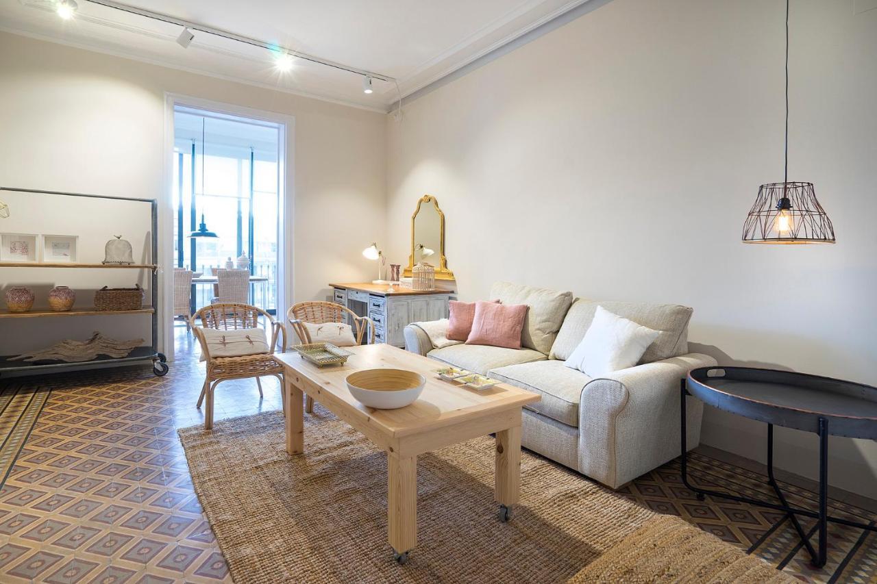 Friendly Rentals Gran Via Barcelona Luaran gambar