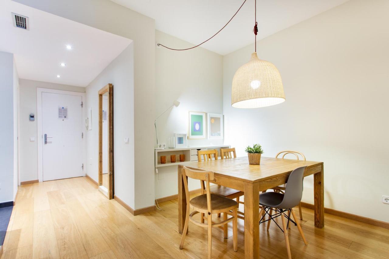 Friendly Rentals Gran Via Barcelona Luaran gambar